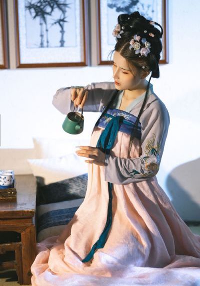 蜜桃大片大片免费播放器